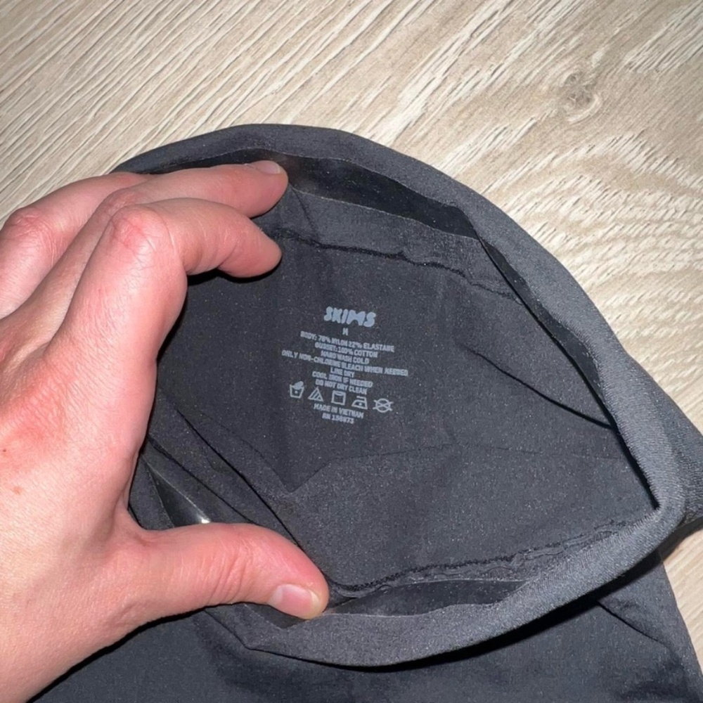 Black onyx SKIMS high waisted thong Medium SKIMS - Picture 3 of 3